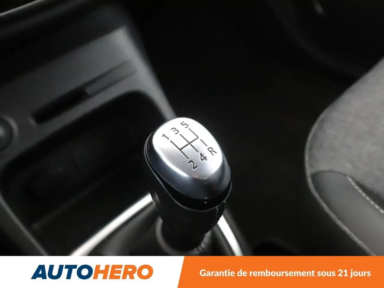 Renault Captur — photo 27