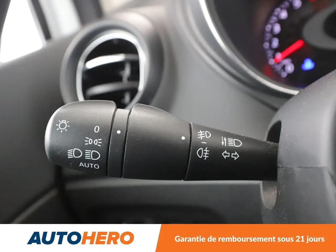Renault Captur — photo 29