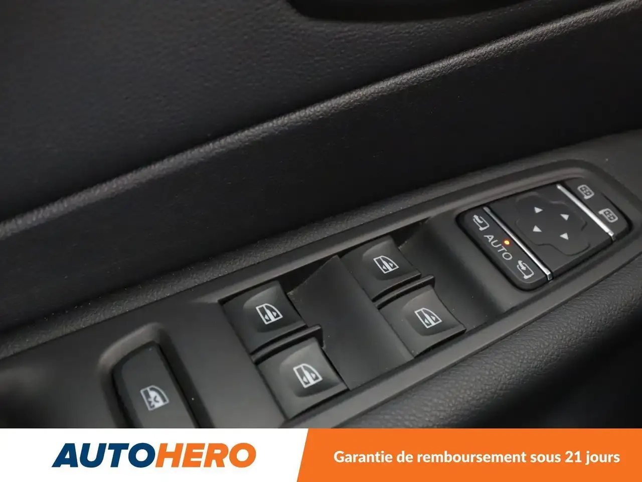 Renault Captur — photo 30