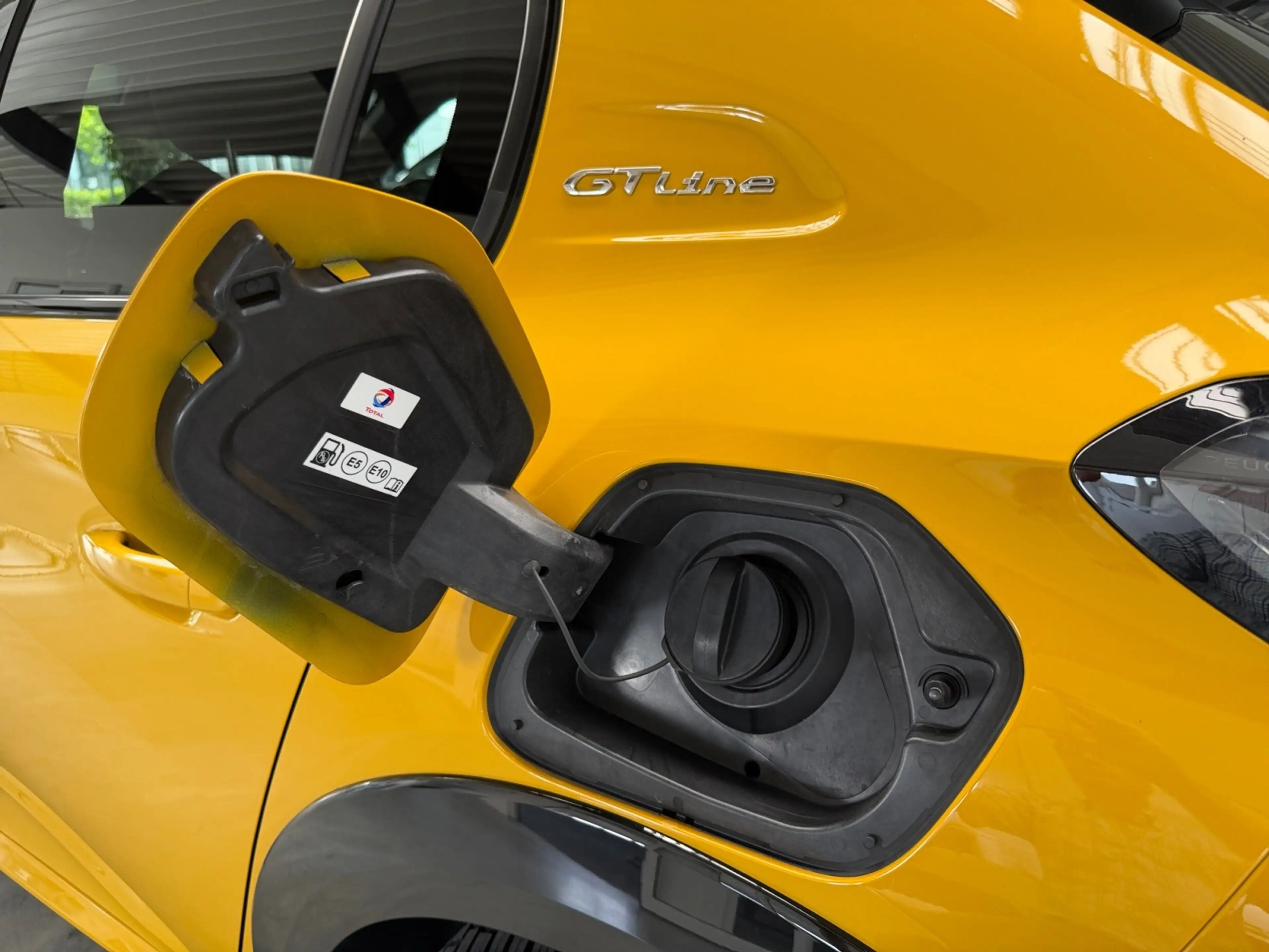 Peugeot 208 GT LINE AUTOMAT+NAVI+KAMERA+LED+ACC+DAB+TÜV+ — photo 20