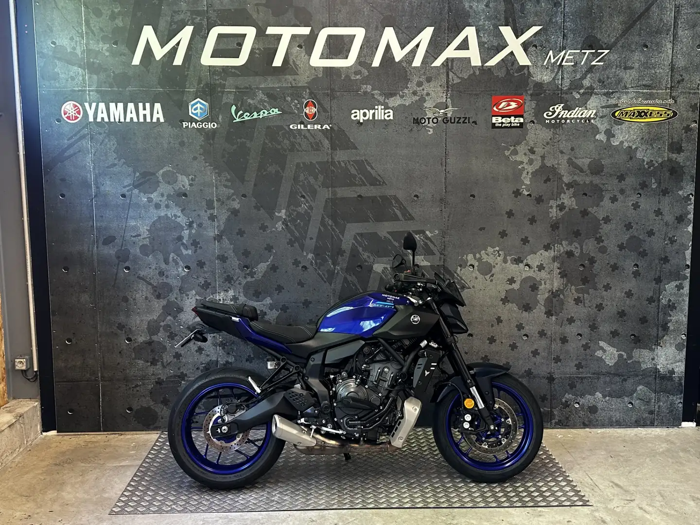 Yamaha MT-07 Bleu - 1
