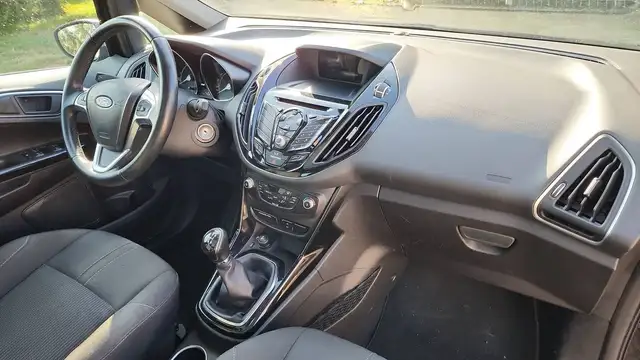 Ford B-Max view 10