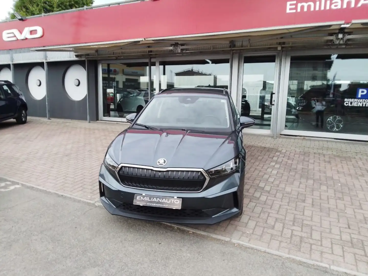 Skoda Enyaq iV 60 Executive Grijs - 1