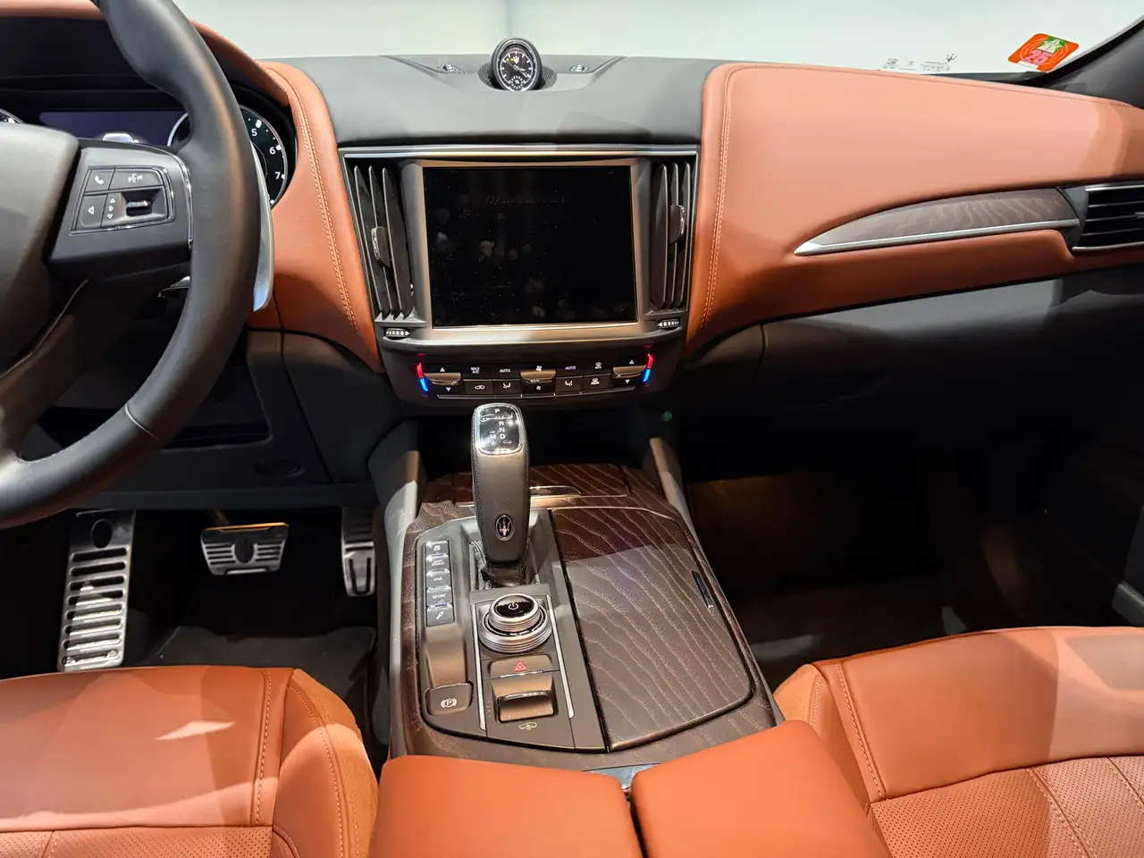 Maserati Levante 2023 — фото 10