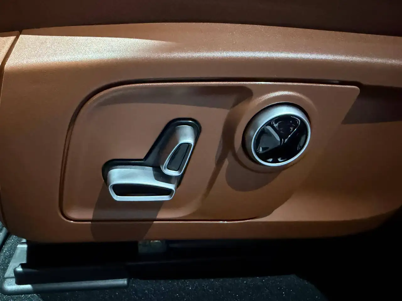 Maserati Levante 2023 — фото 13