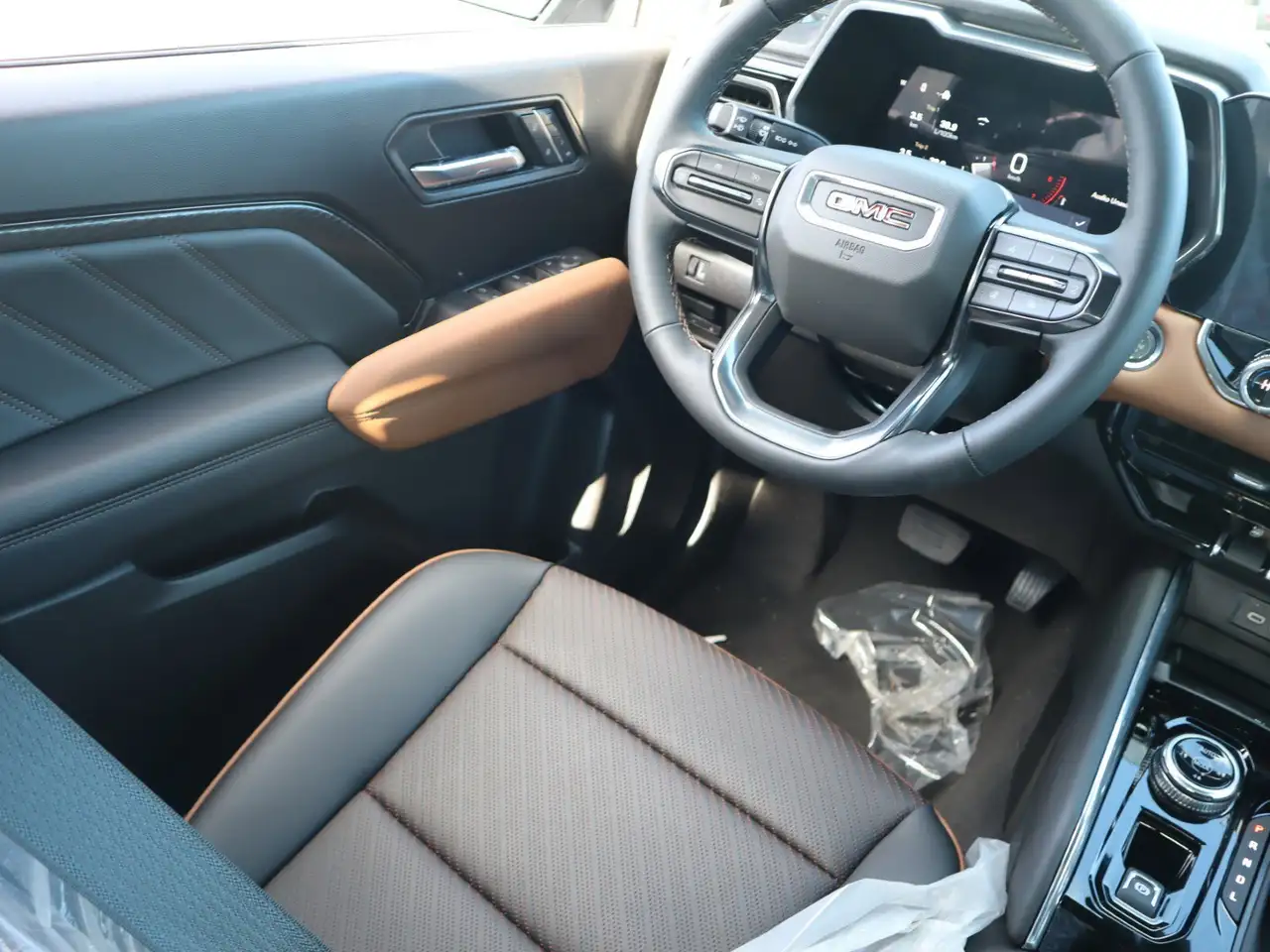 GMC Canyon снимка GMC Canyon