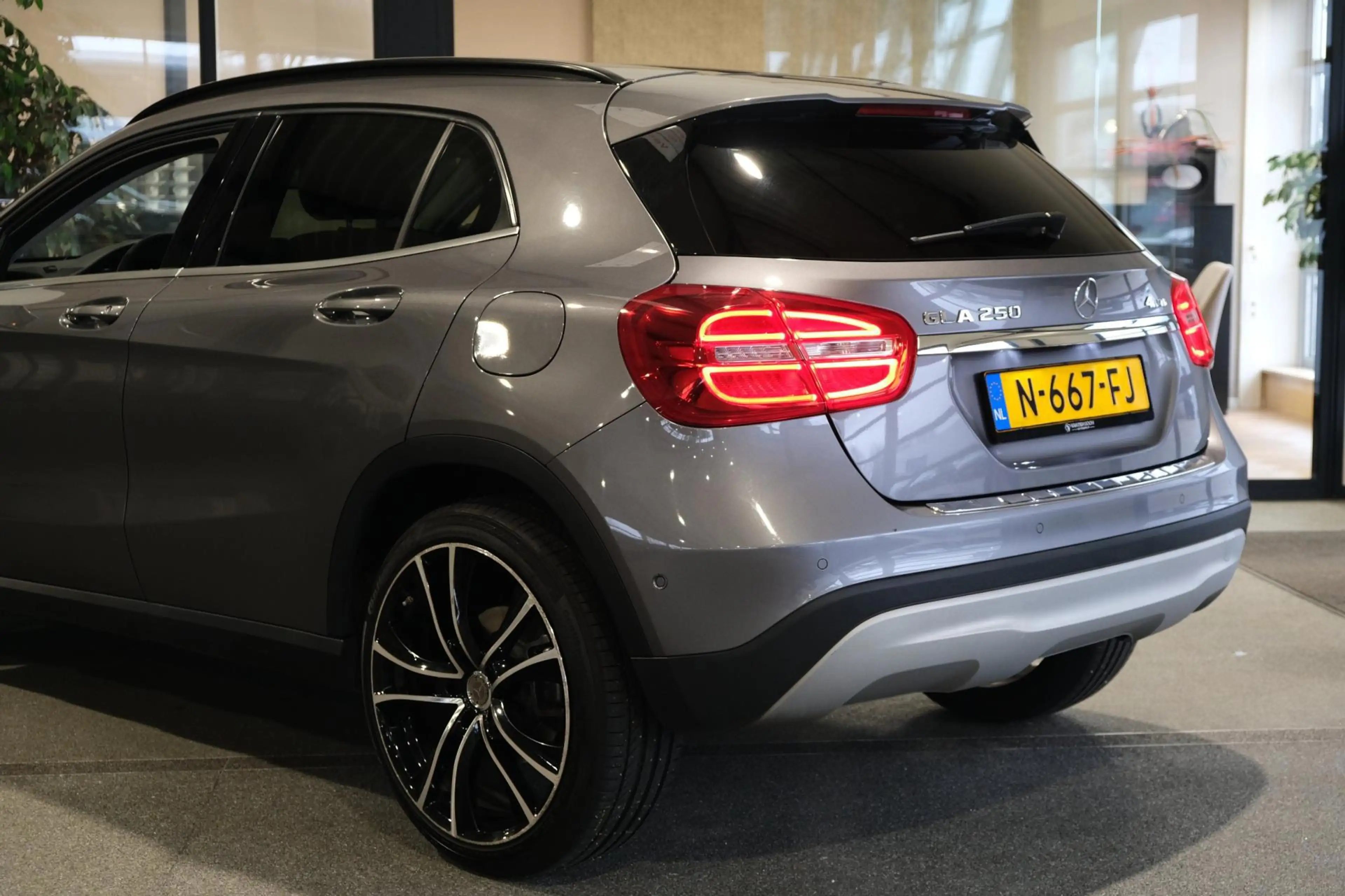 Mercedes-Benz GLA 250 4Matic DCT Led Cruise Leder Cam — photo 10