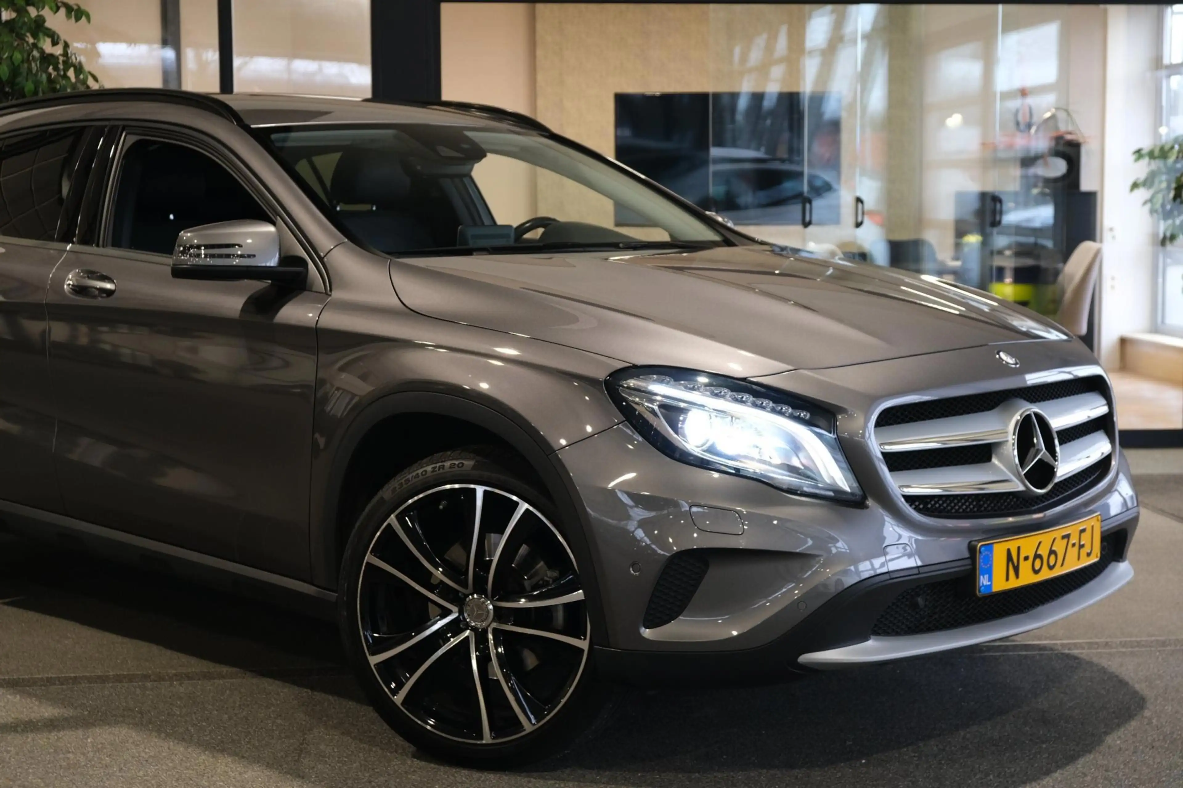 Mercedes-Benz GLA 250 4Matic DCT Led Cruise Leder Cam — photo 9