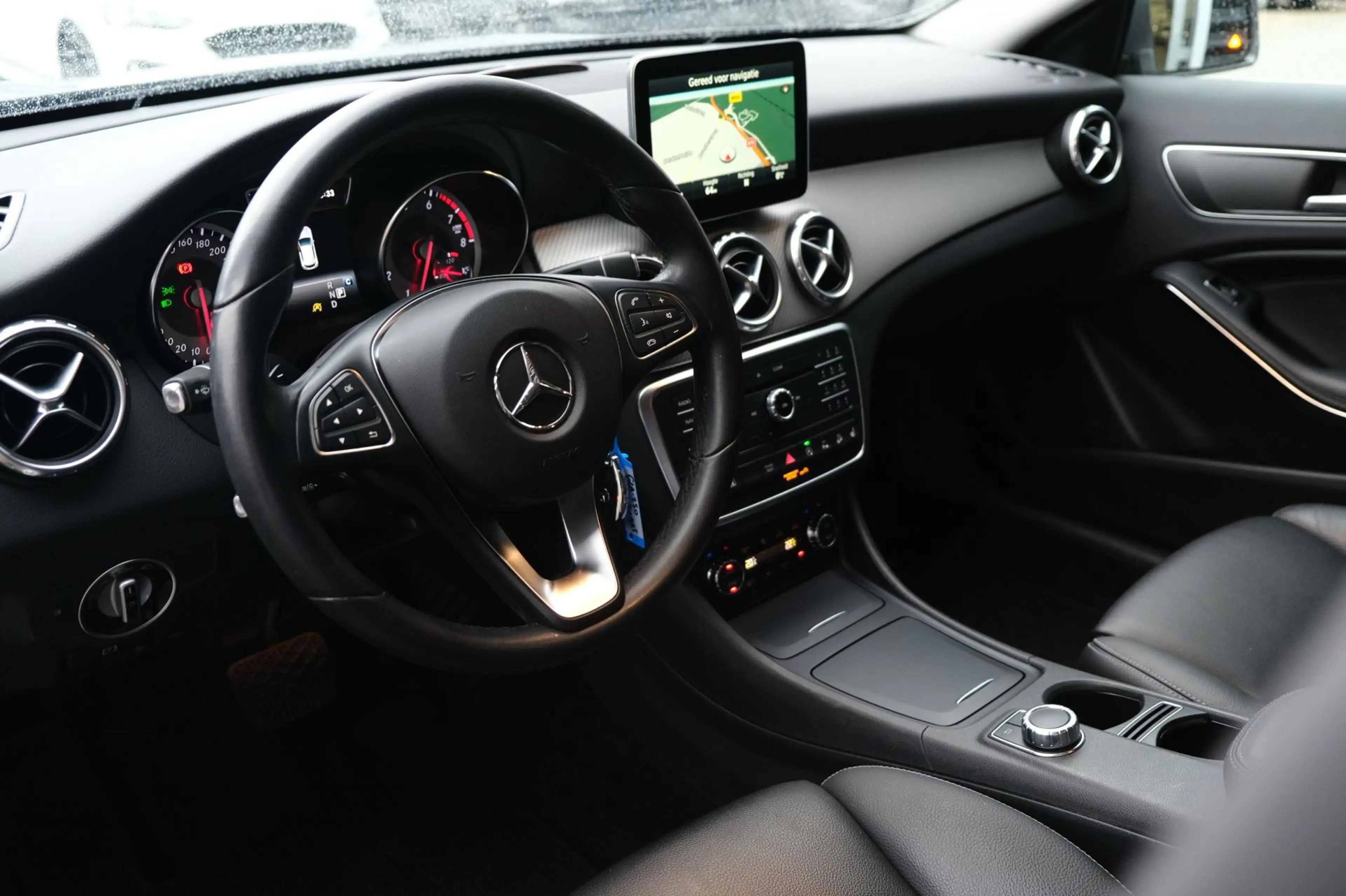 Mercedes-Benz GLA 250 4Matic DCT Led Cruise Leder Cam — photo 3
