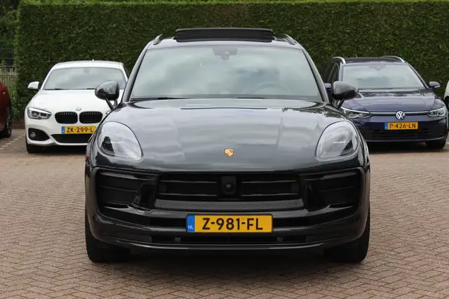 Porsche Macan view 8