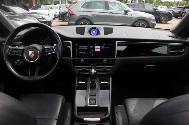 Porsche Macan view 2