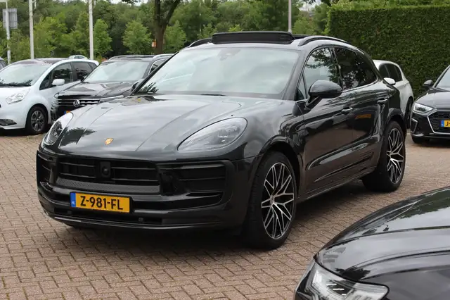 Porsche Macan view 6