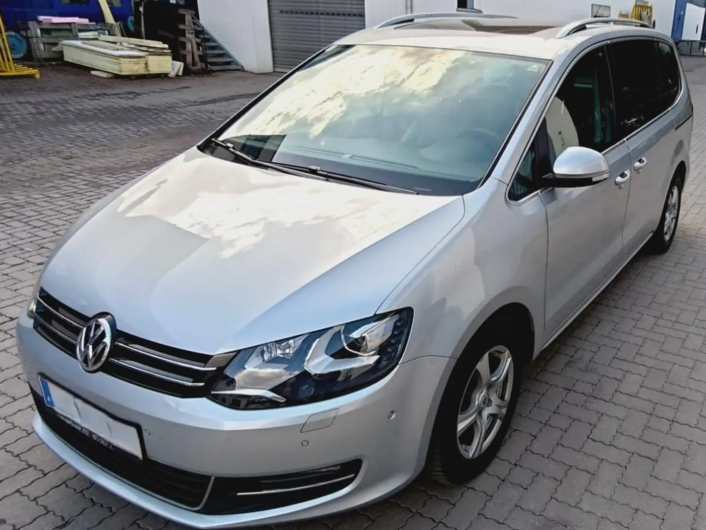 Volkswagen Sharan Sharan Sky BMT 2,0 TDI DPF Grau - 1