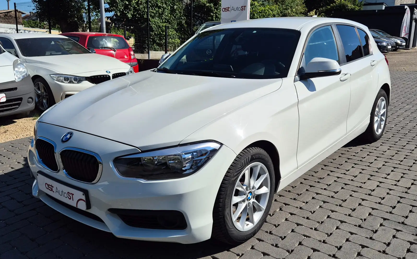 BMW 118 118i ( 4 cylindres ) Euro6 Fehér - 1