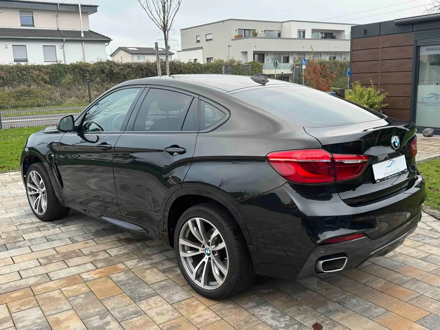 BMW X6 X6 xDrive 30 d *M Sport-Paket*LED*Cam*Pano*Head-Up Černá - 2