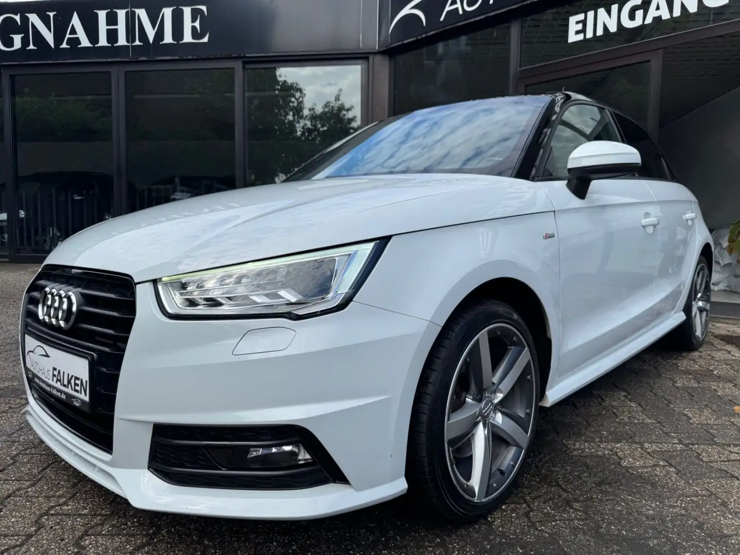 Audi A1 Sportback S Line Pano Bose DAB LED Kessy 1H/S Weiß - 1