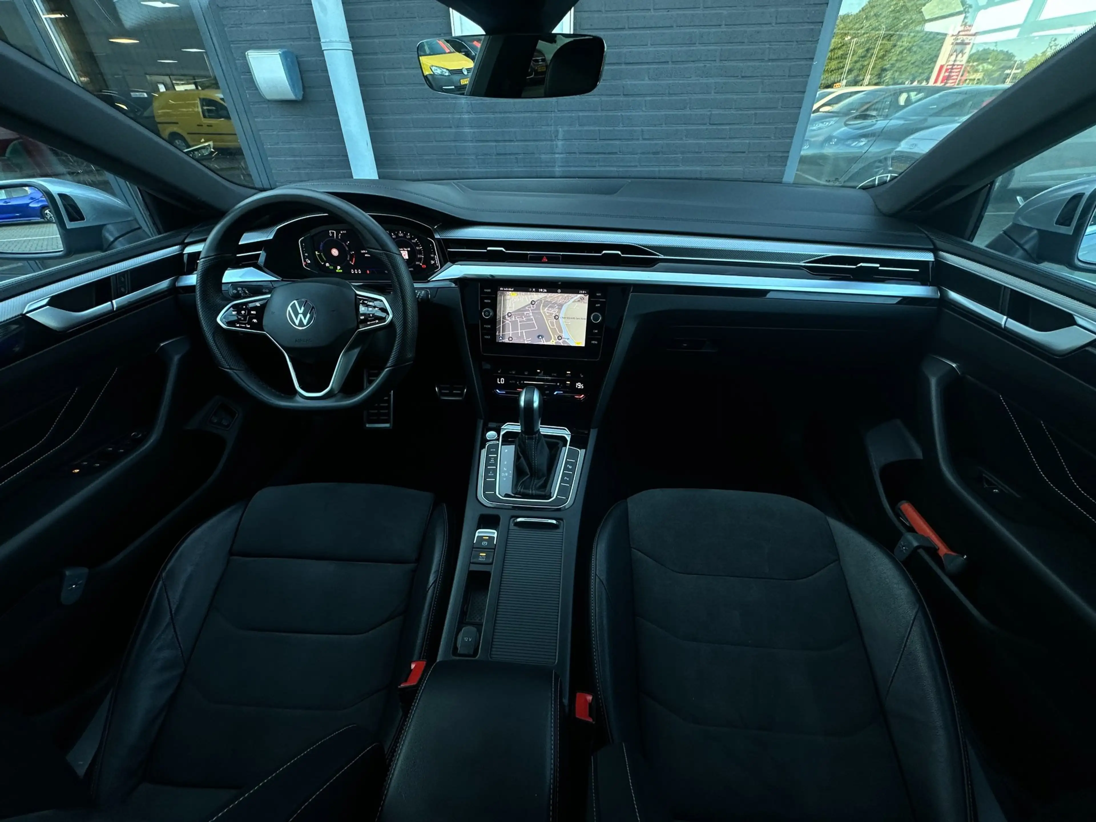Volkswagen Arteon Shooting Brake 1.4 TSI eHybrid R-Line Business+/1S — photo 2
