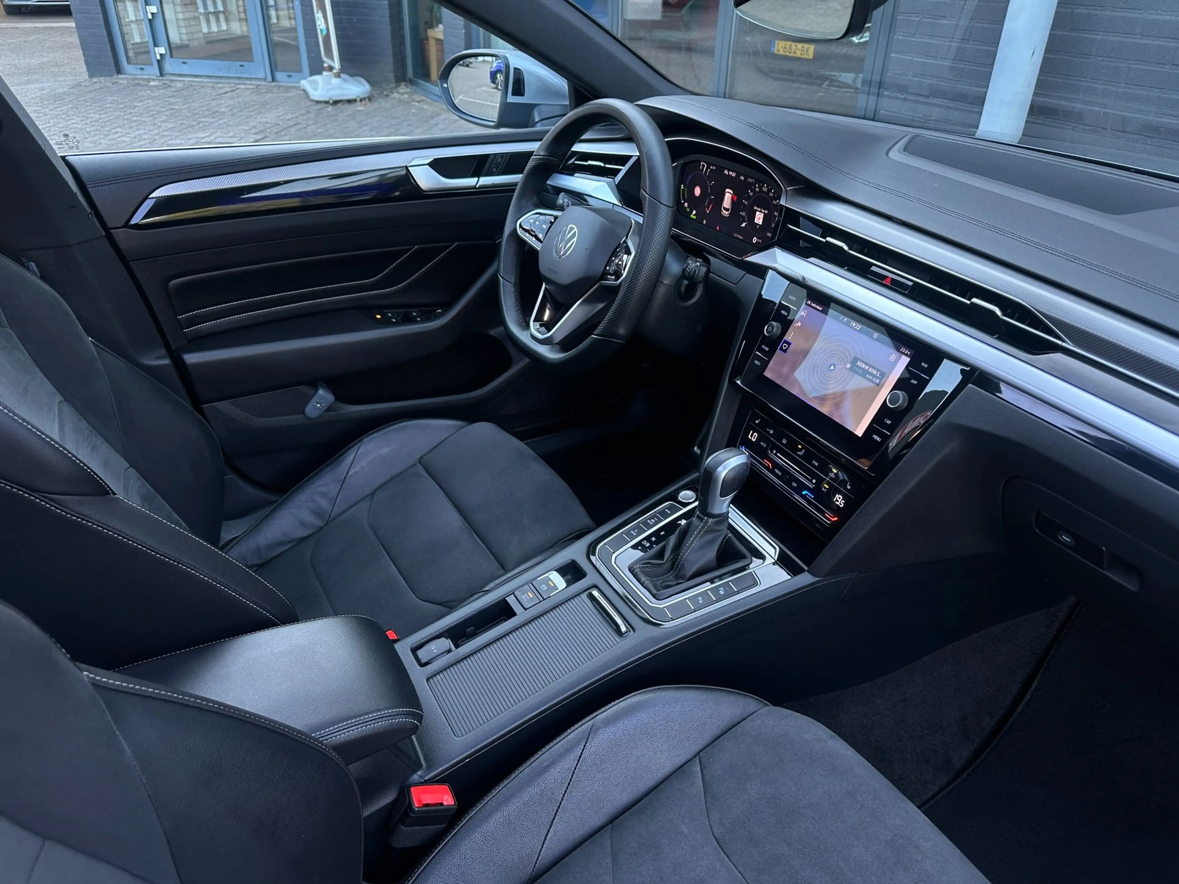 Volkswagen Arteon Shooting Brake 1.4 TSI eHybrid R-Line Business+/1S — photo 22