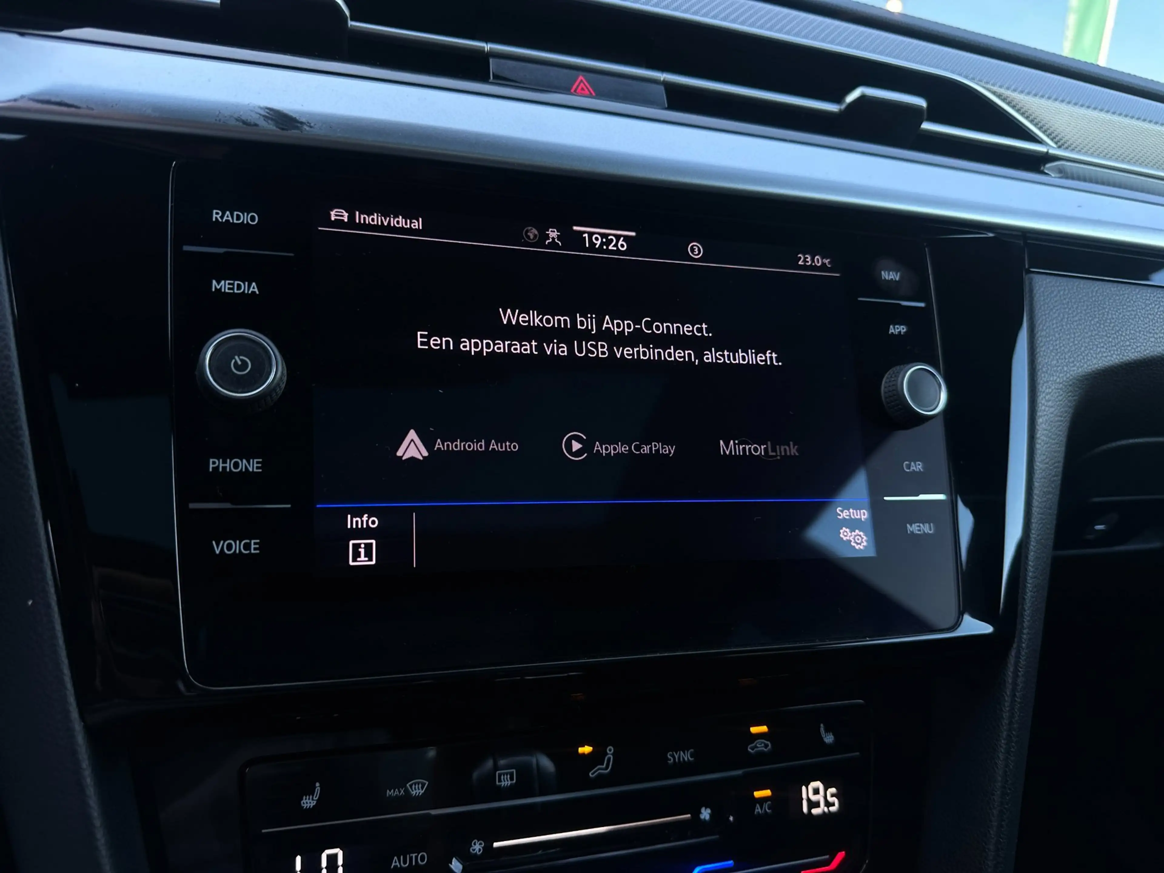Volkswagen Arteon Shooting Brake 1.4 TSI eHybrid R-Line Business+/1S — photo 42