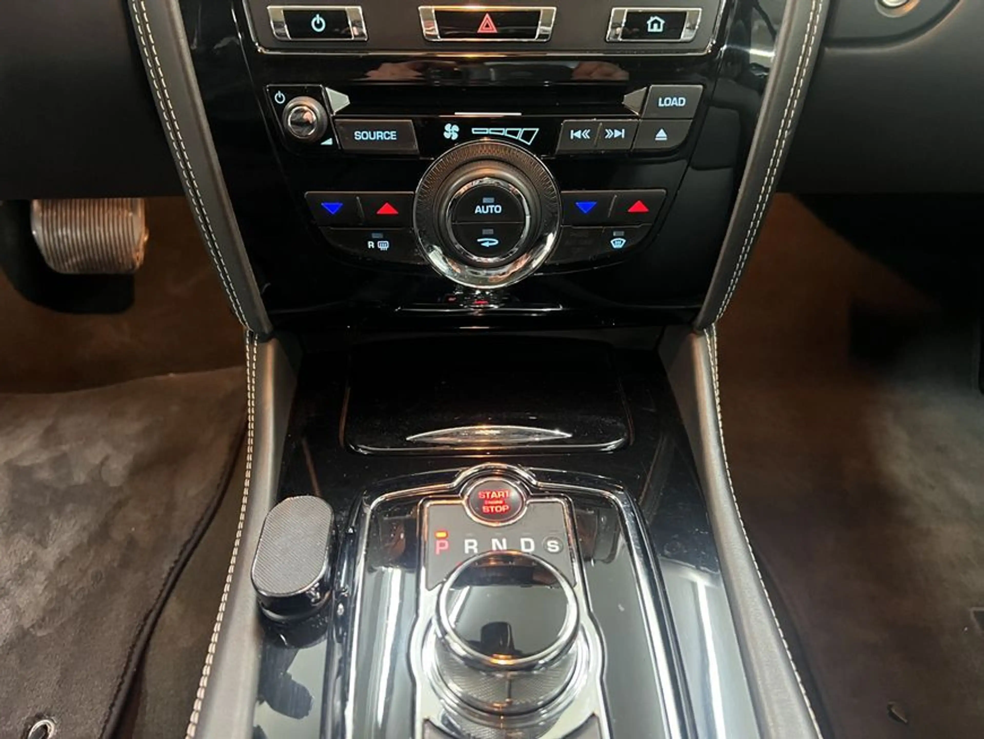 Jaguar XK 5.0 Cabriolet — photo 14
