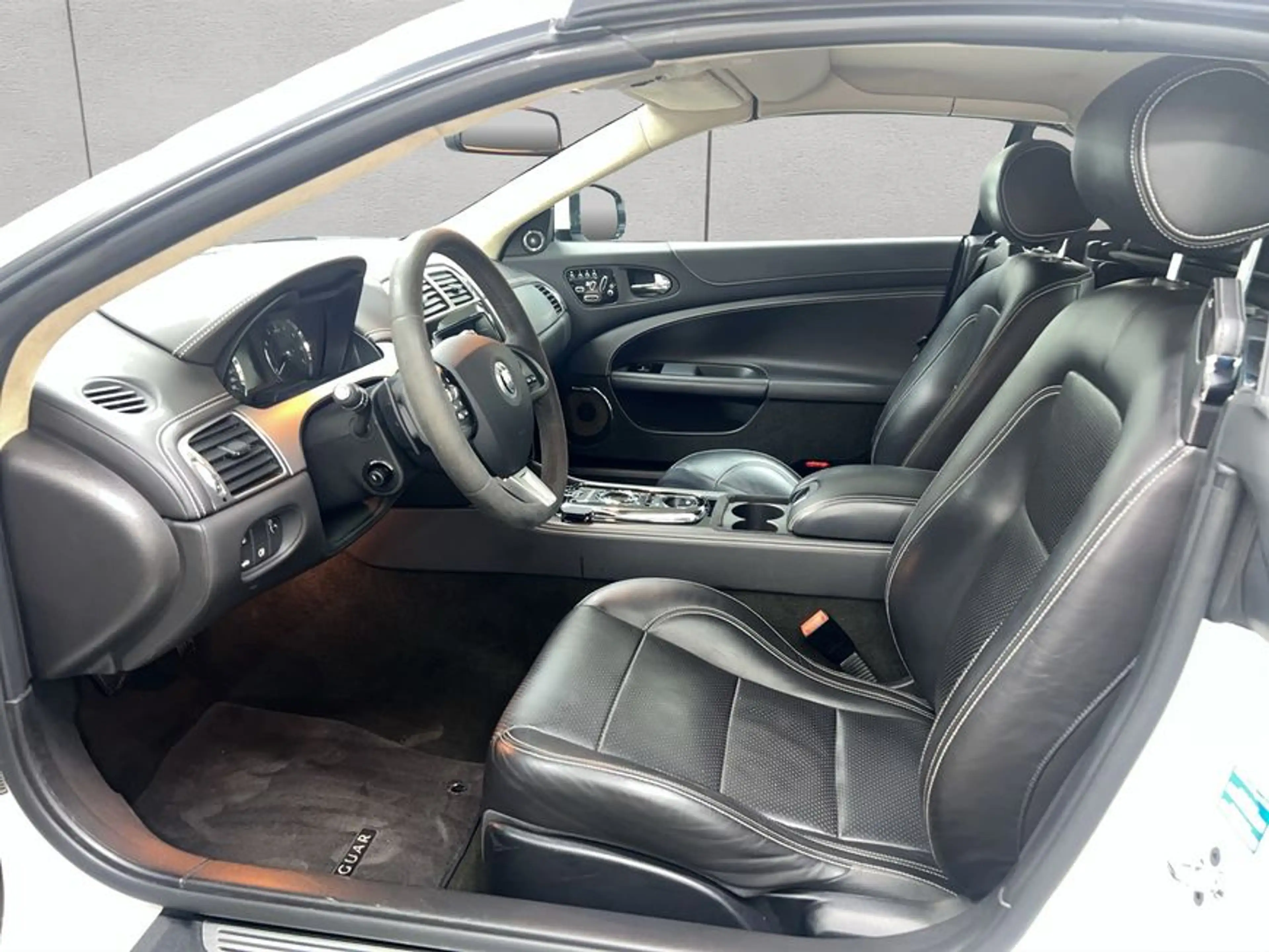 Jaguar XK 5.0 Cabriolet — photo 10