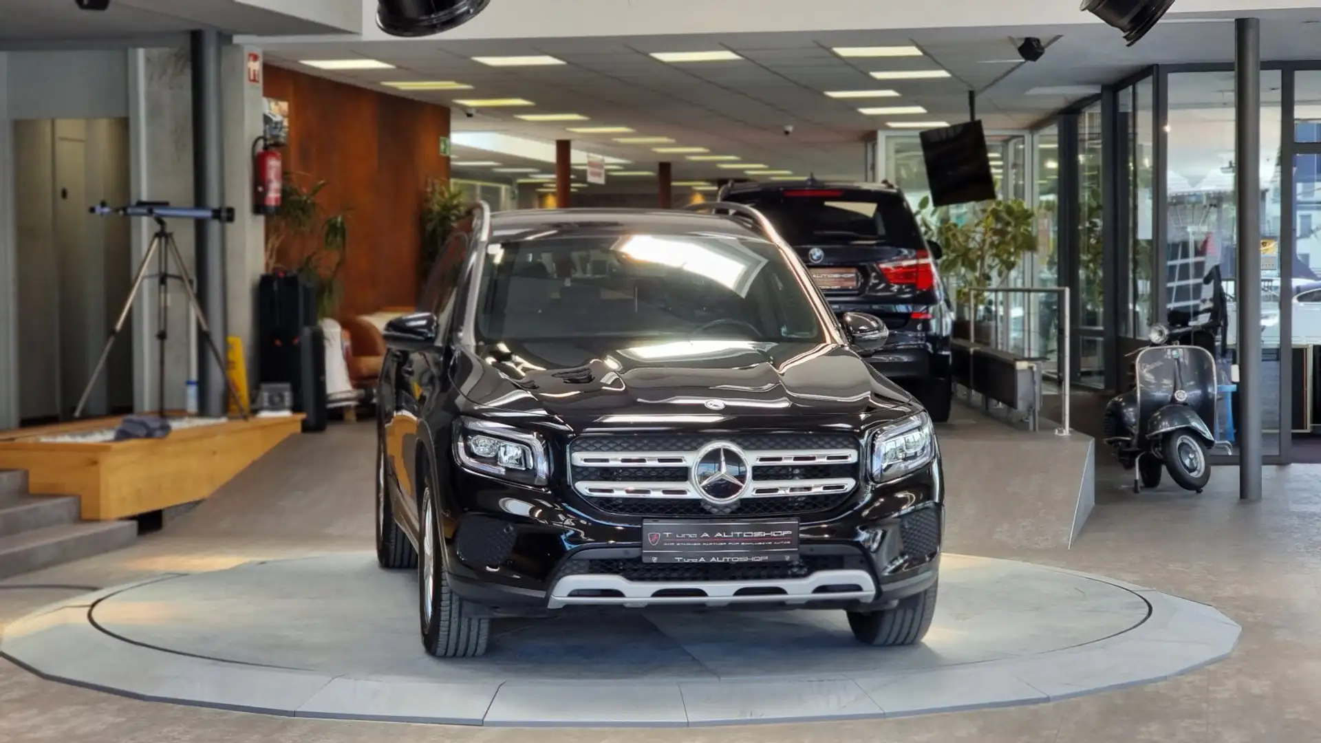 Mercedes-Benz GLB 180 d Aut. *Navi*Kamera*LED* Schwarz - 2