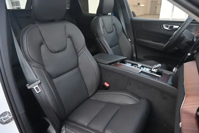 Volvo XC60 view 14