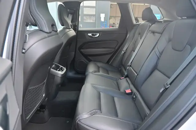 Volvo XC60 view 15