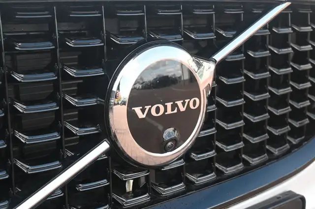 Volvo XC60 view 9