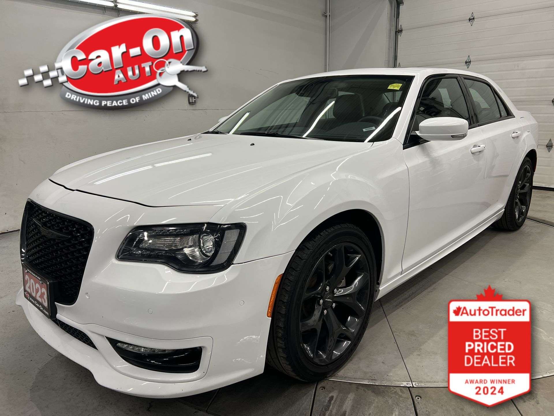 2023 Chrysler 300 Touring L RWD