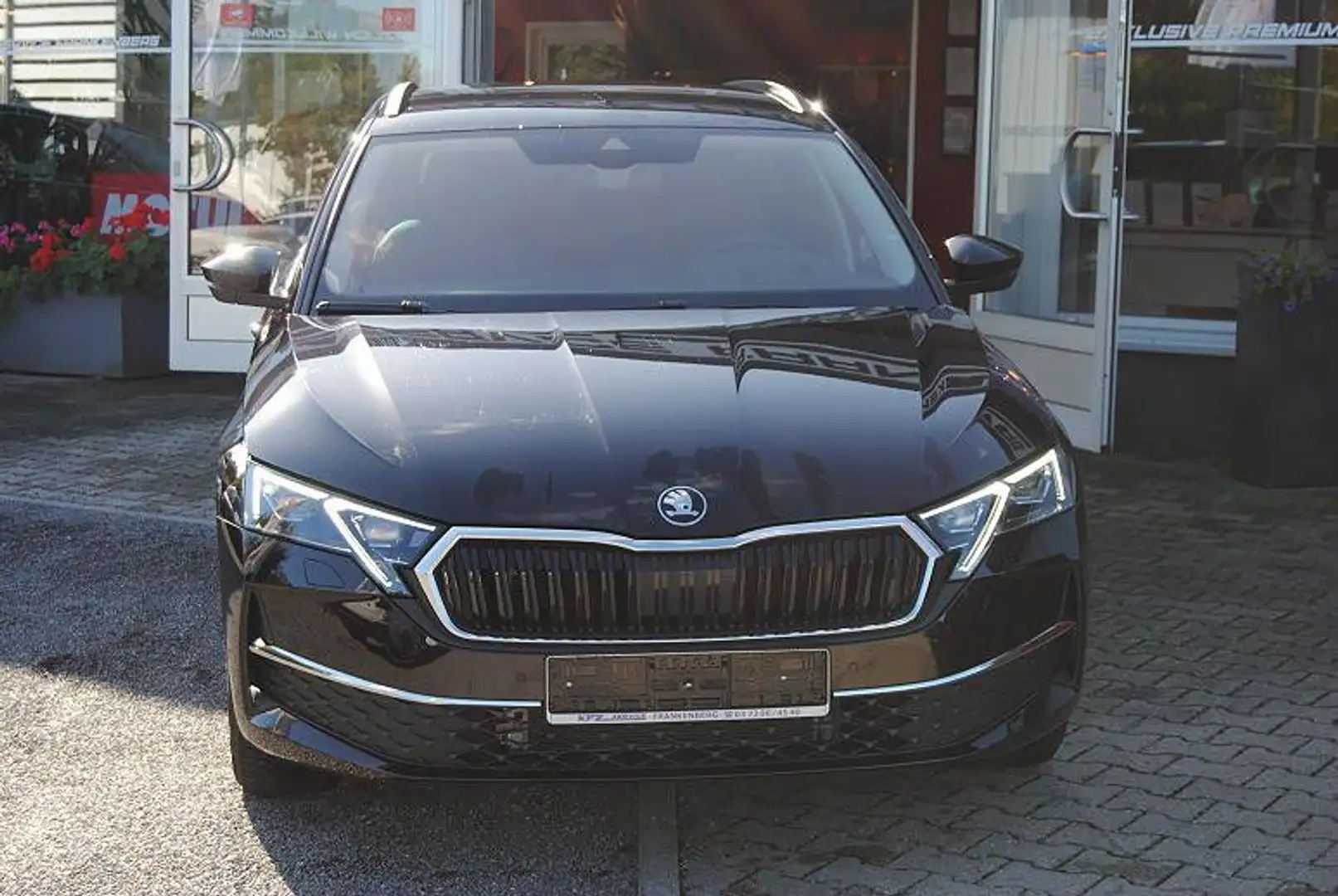 Skoda Octavia 1.5 TSI MHEV DSG.Sitzklima.Leder.Matrix. Schwarz - 2