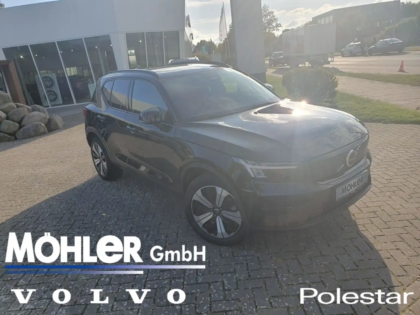 Volvo XC40 Recharge 69 kWh Single Motor Core Schwarz - 1
