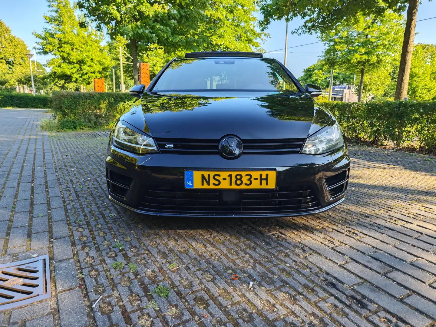 Volkswagen Golf 7 R 2.0 TSI 300PK Pano Keyless 4Motion Zwart Zwart - 2