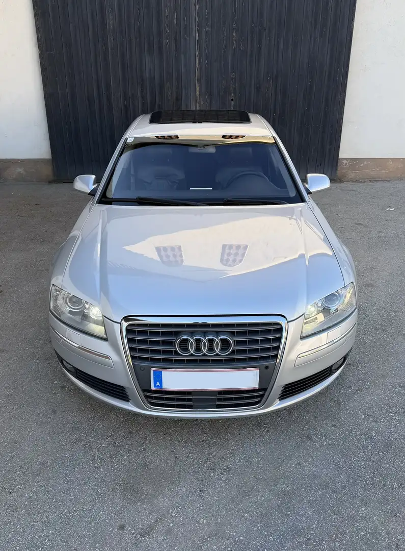 Audi A8 3,7 V8 quattro Tiptronic Silber - 2