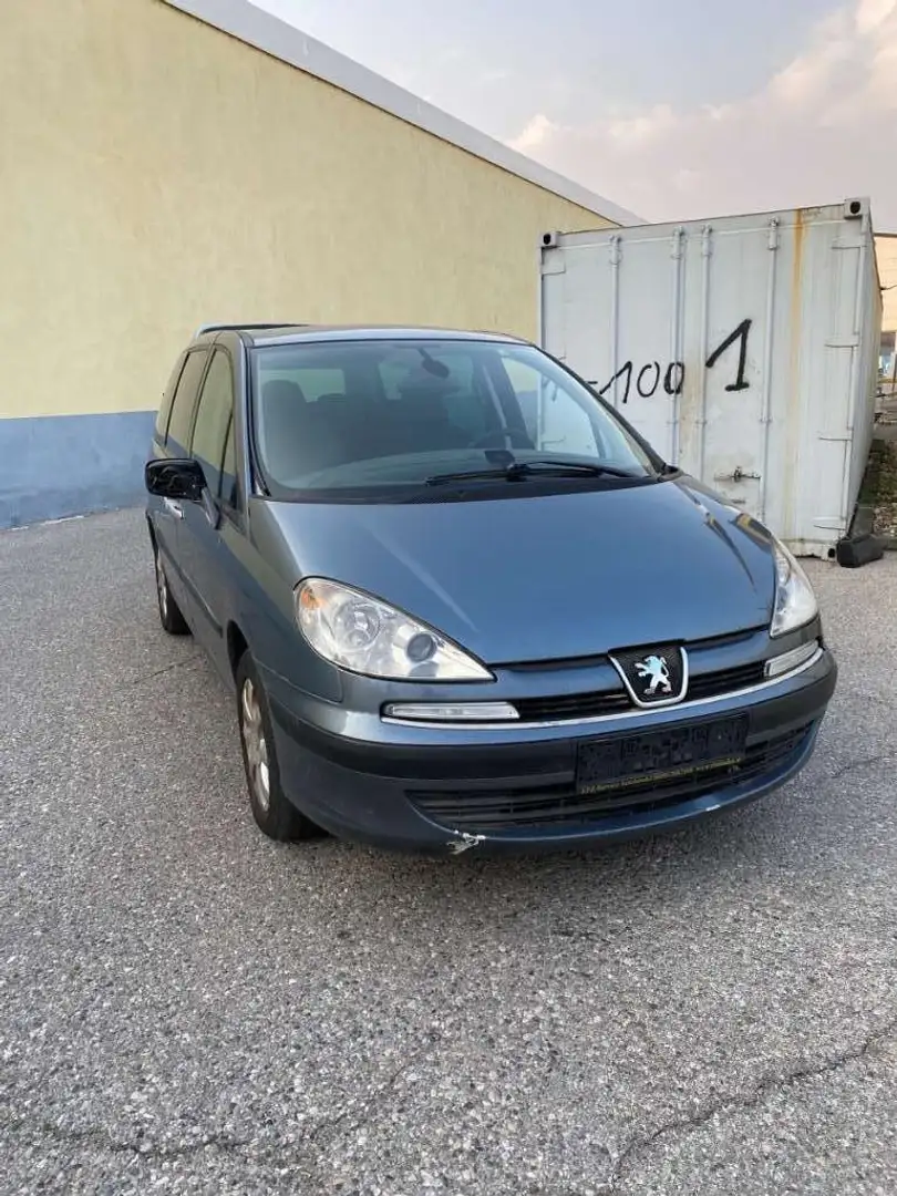 Peugeot 807 ST Premium 2,2 HDI 130 Grau - 1