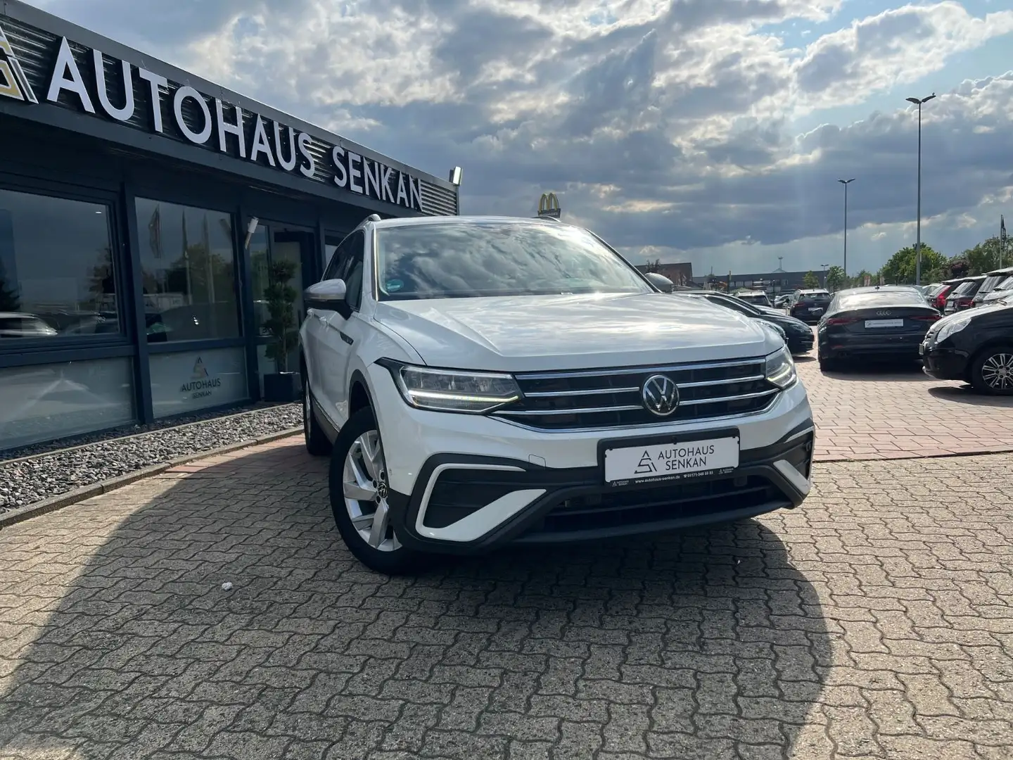 Volkswagen Tiguan Allspace 2.0 TDI DSG 4M*STANDH*AHK*PANO* Blanc - 1