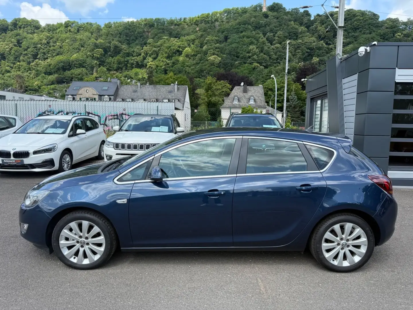 Opel Astra J  Lim. 5-trg Top Zustand! TÜV neu! Blau - 2