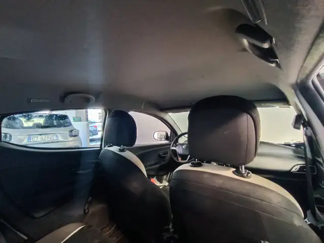Lancia Ypsilon view 13
