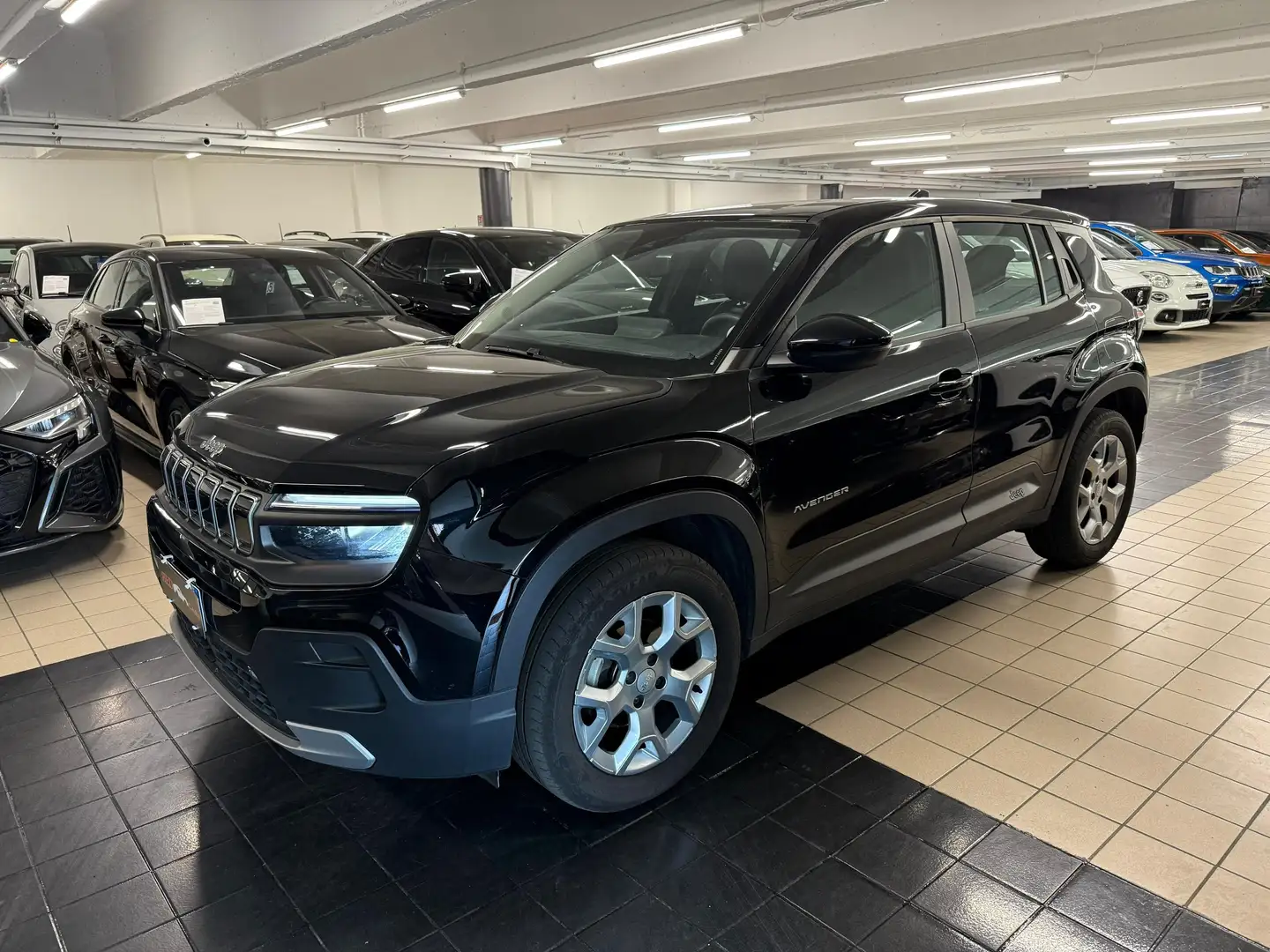 Jeep Avenger 1.2 turbo Altitude fwd 100cv Schwarz - 2