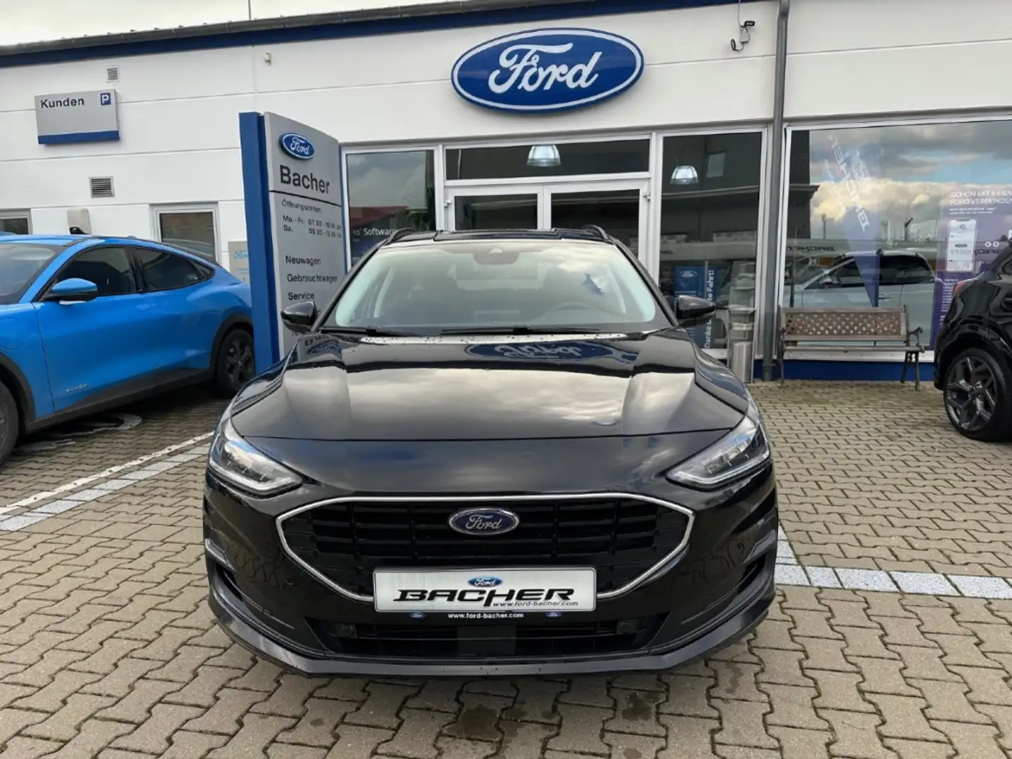 Ford Focus Turnier 1.0 Cool & Connect EcoBoost Schwarz - 2