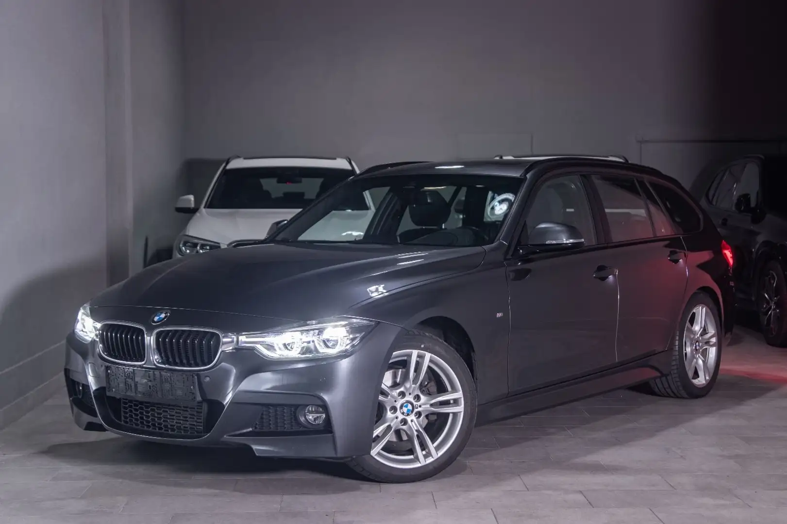BMW 320 d Touring M Sport HUD/H&K/AHK/Pano/DigiTacho Gris - 1