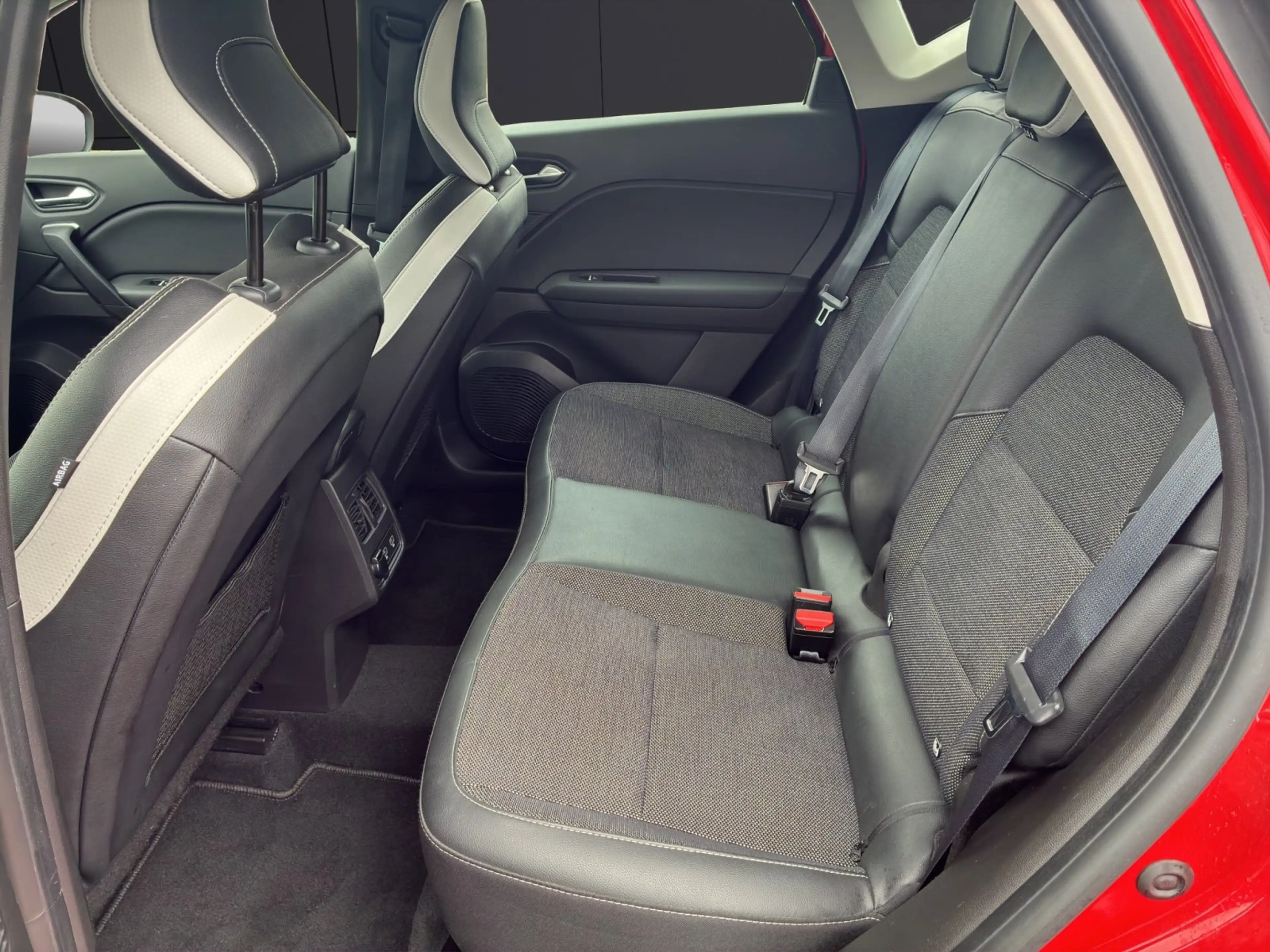 Renault Captur II 1.0 TCe 90 Intens (EURO 6d) — photo 13