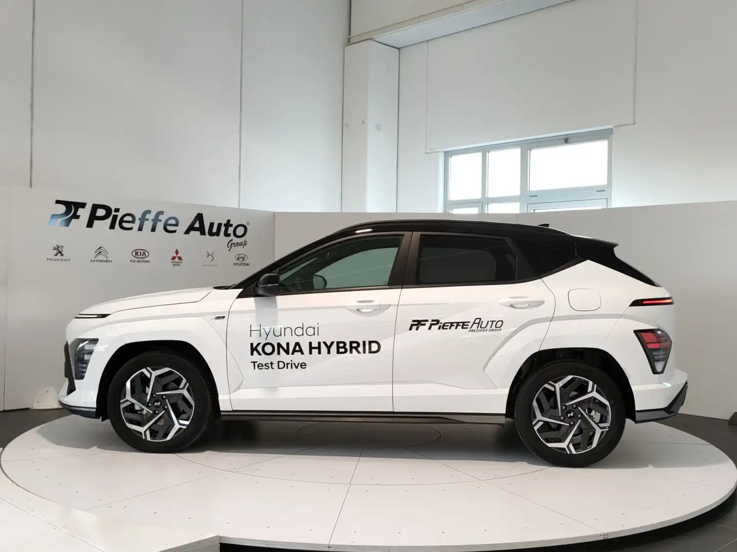 Hyundai KONA NEW KONA 1.6 HEV DCT N LINE, TT, TECH Bianco - 2