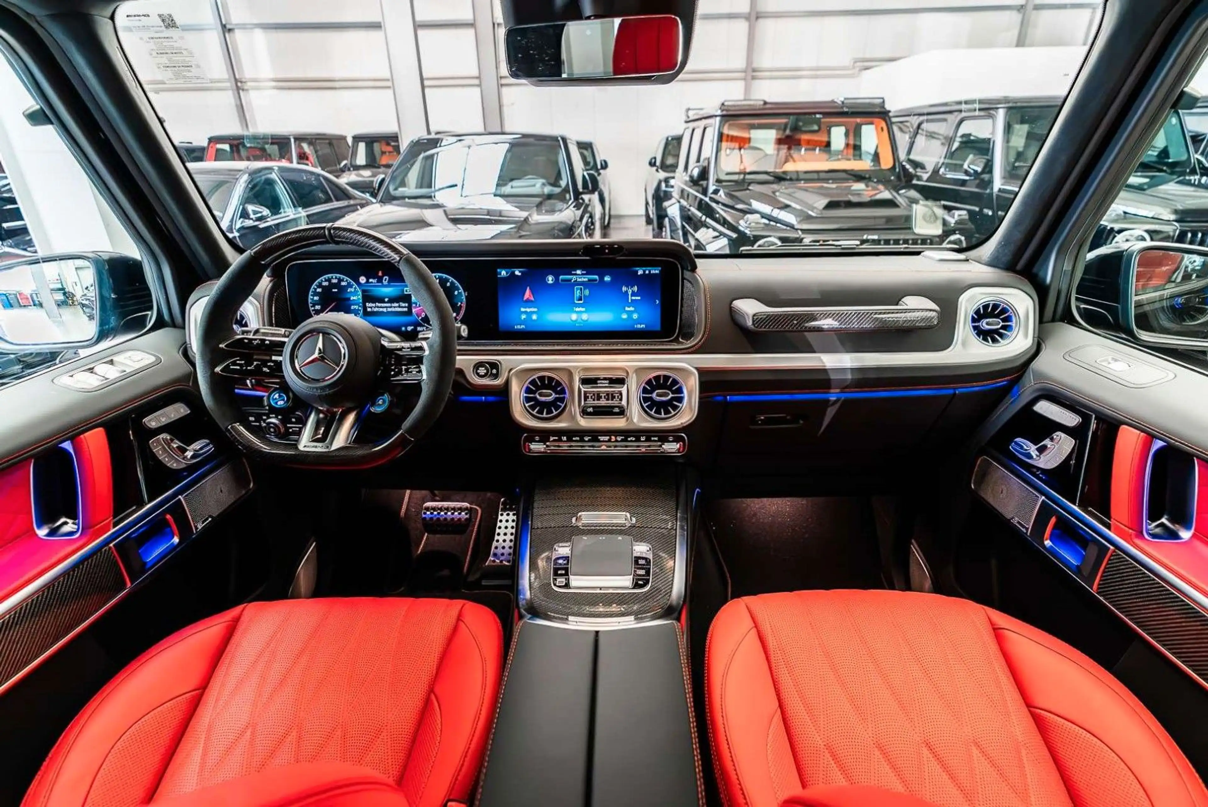 Mercedes-Benz G 63 AMG / Carbon Interior / A22 / MY 2027 — photo 3