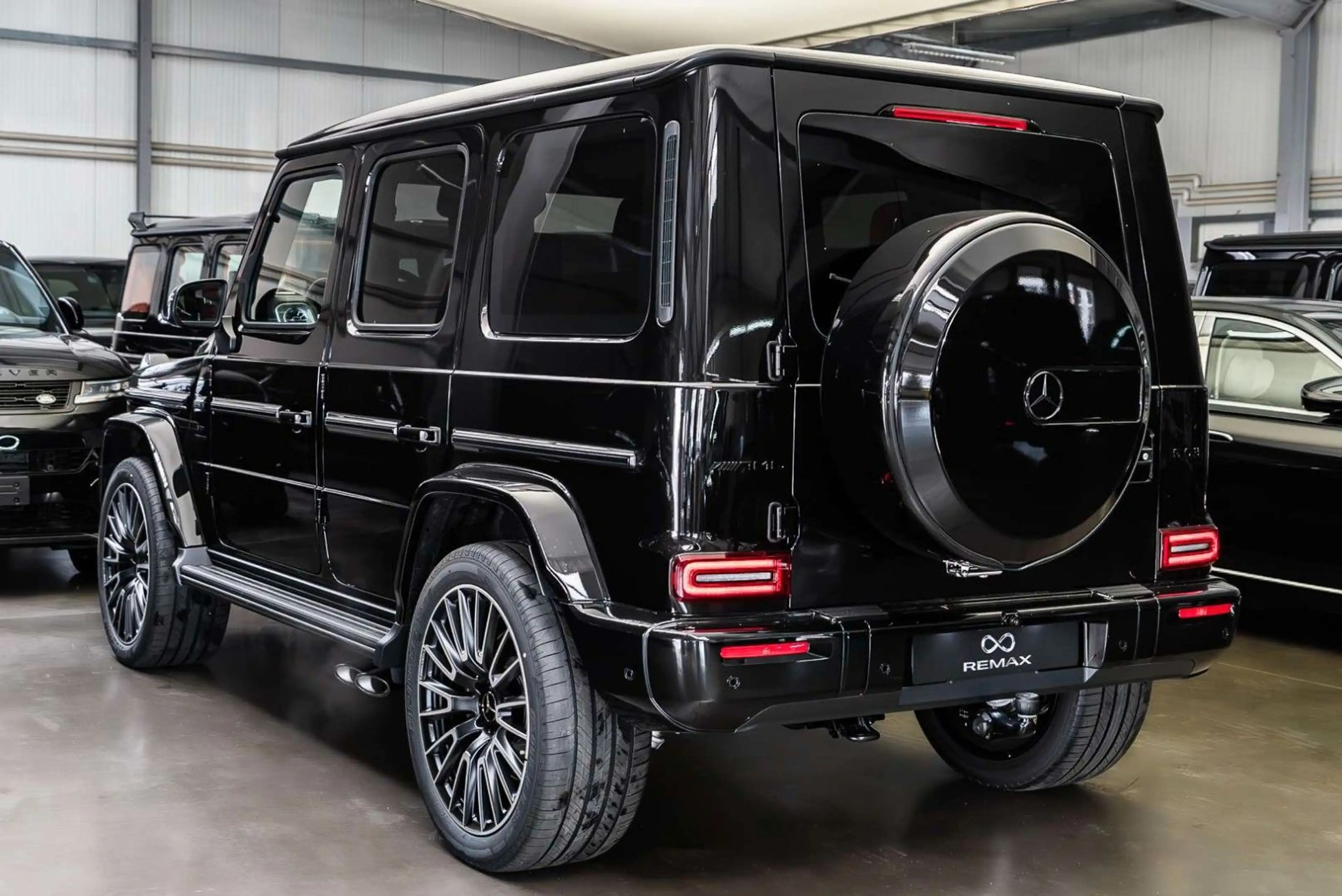 Mercedes-Benz G 63 AMG / Carbon Interior / A22 / MY 2027 — photo 8