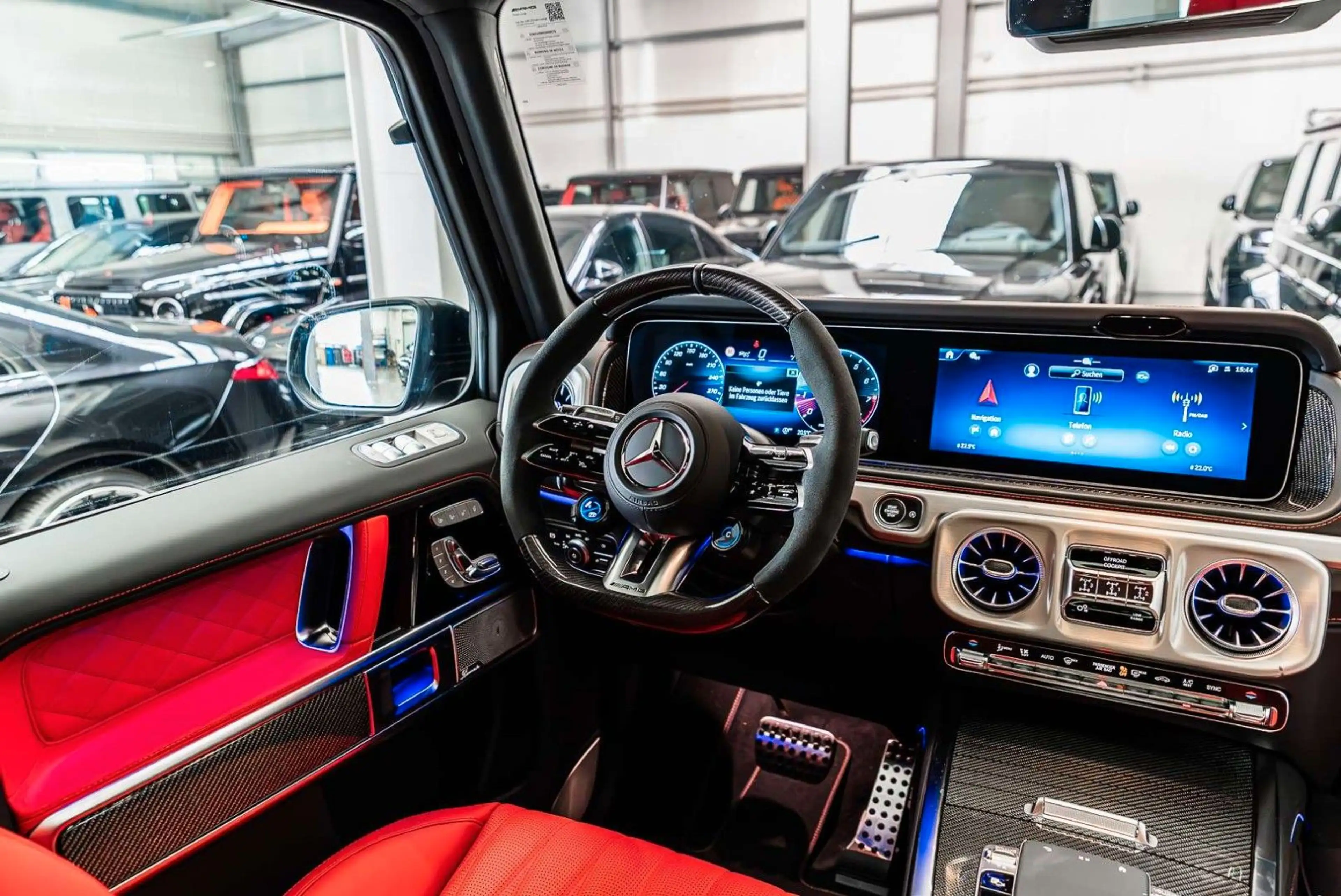 Mercedes-Benz G 63 AMG / Carbon Interior / A22 / MY 2027 — photo 11
