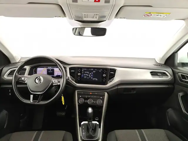 Volkswagen T-Roc view 12