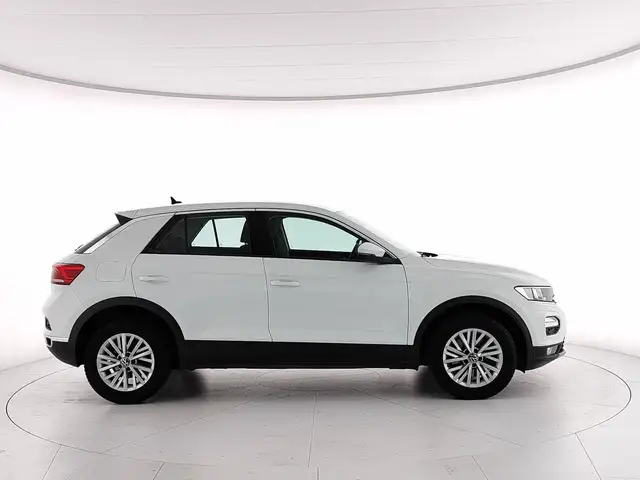 Volkswagen T-Roc view 6