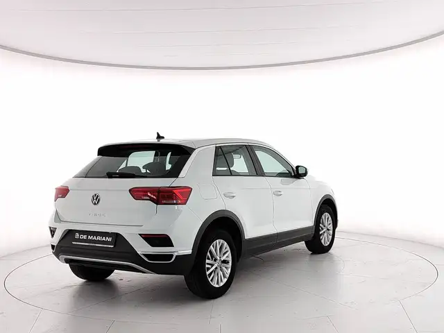 Volkswagen T-Roc view 5