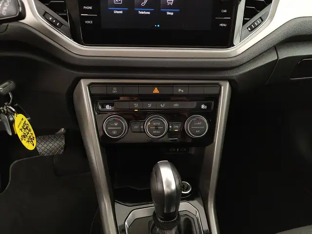 Volkswagen T-Roc view 15